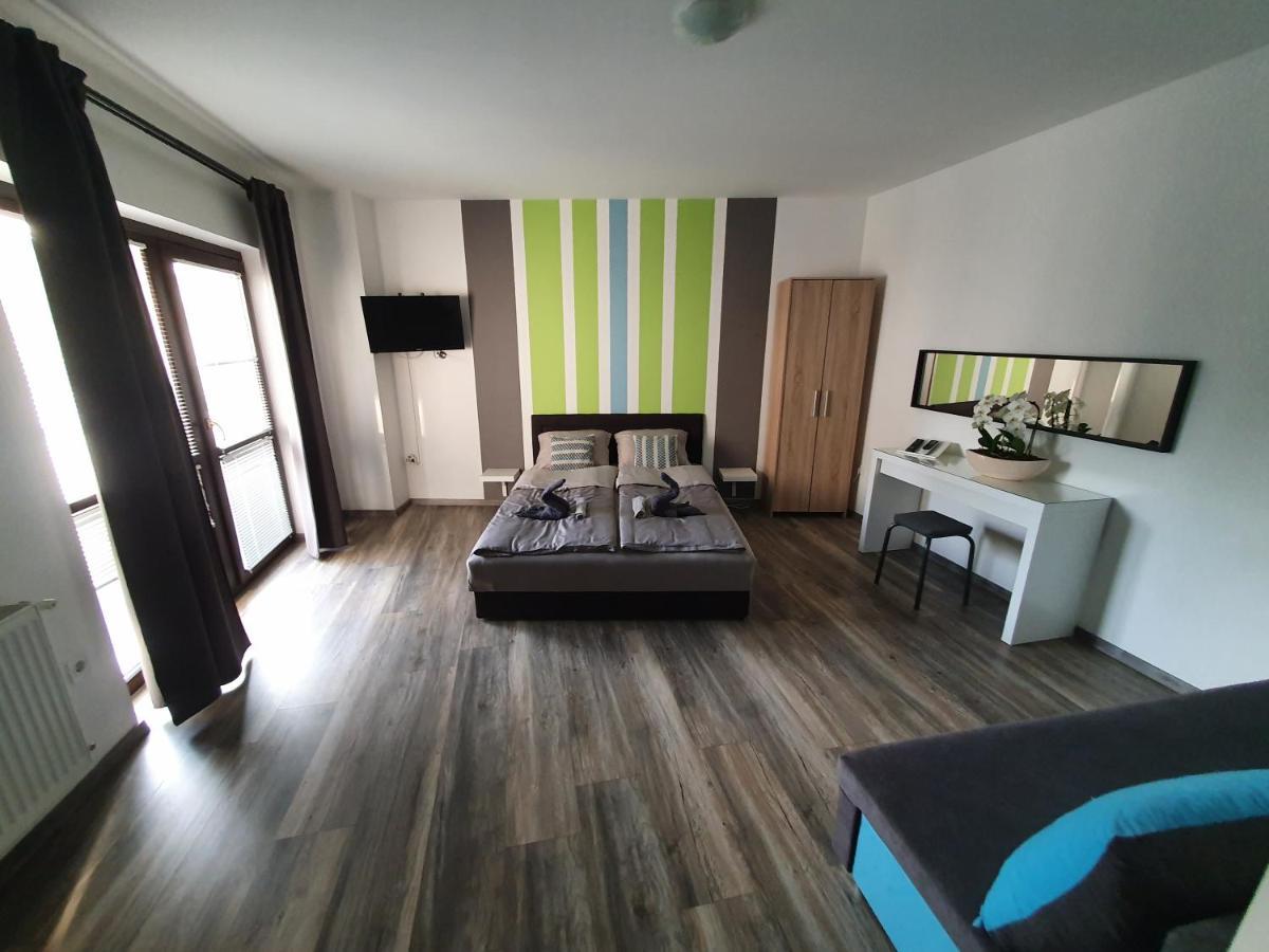Апартаменты Lexi Apartman Хайдусобосло Экстерьер фото