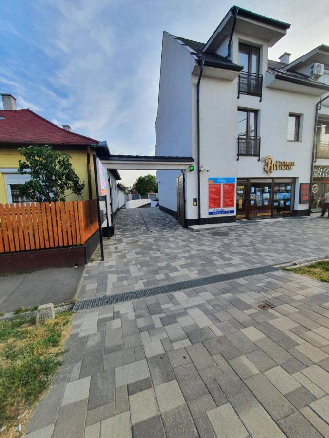 Апартаменты Lexi Apartman Хайдусобосло Экстерьер фото